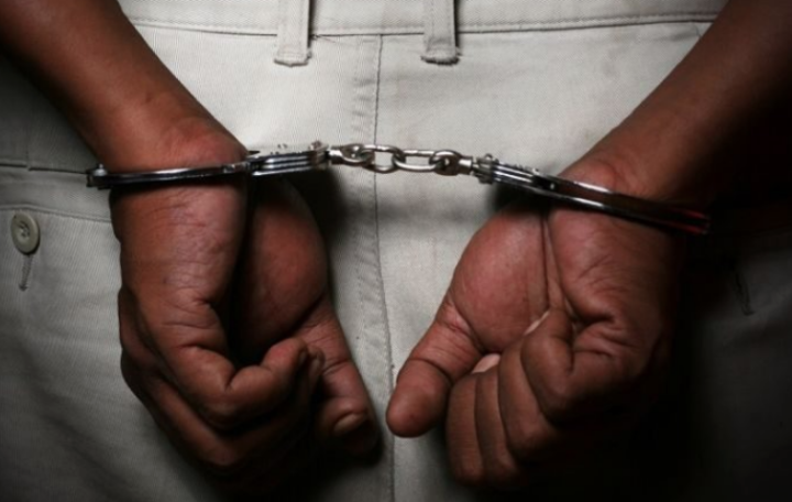 SHOULD SUSPECTS BE HANDCUFFED DURING ARREST IN NIGERIA? SHOULD SUSPECTS BE HANDCUFFED DURING ARREST IN NIGERIA?