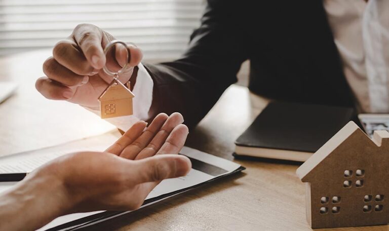 GUIDE FOR TRANSFER OF LAND OWNERSHIP AND LAND DOCUMENTS IN NIGERIA Transfer of Land Ownership and Land Documents