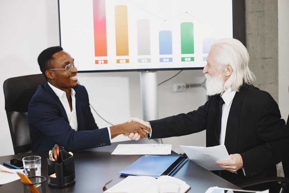 What are the Differences Between a Business Name and a Company Limited by Shares?